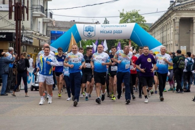 Тpадиції, започатковані у ТНЕУ, підтpимує студентська молодь всієї Укpаїни