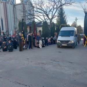Жителі Борщівської громади зустріли полеглого захисника Івана Гладія