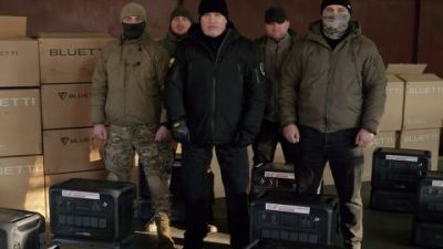 «Українська команда» передала велику партію зарядних станцій розвідникам ГУР МО