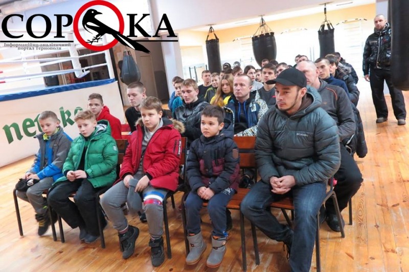 Найкращі боксери Тернопільщини отримали срібні та золоті рукавички