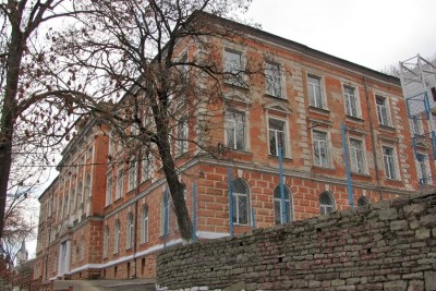 Бучацькі учениці-переможниці олімпіад та конкурсів отримали путівки на море від Миколи Люшняка