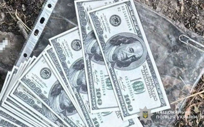 Кременчанин пропонував поліцейським 2 000 доларів за те, аби його не доправляли до ТЦК та СП