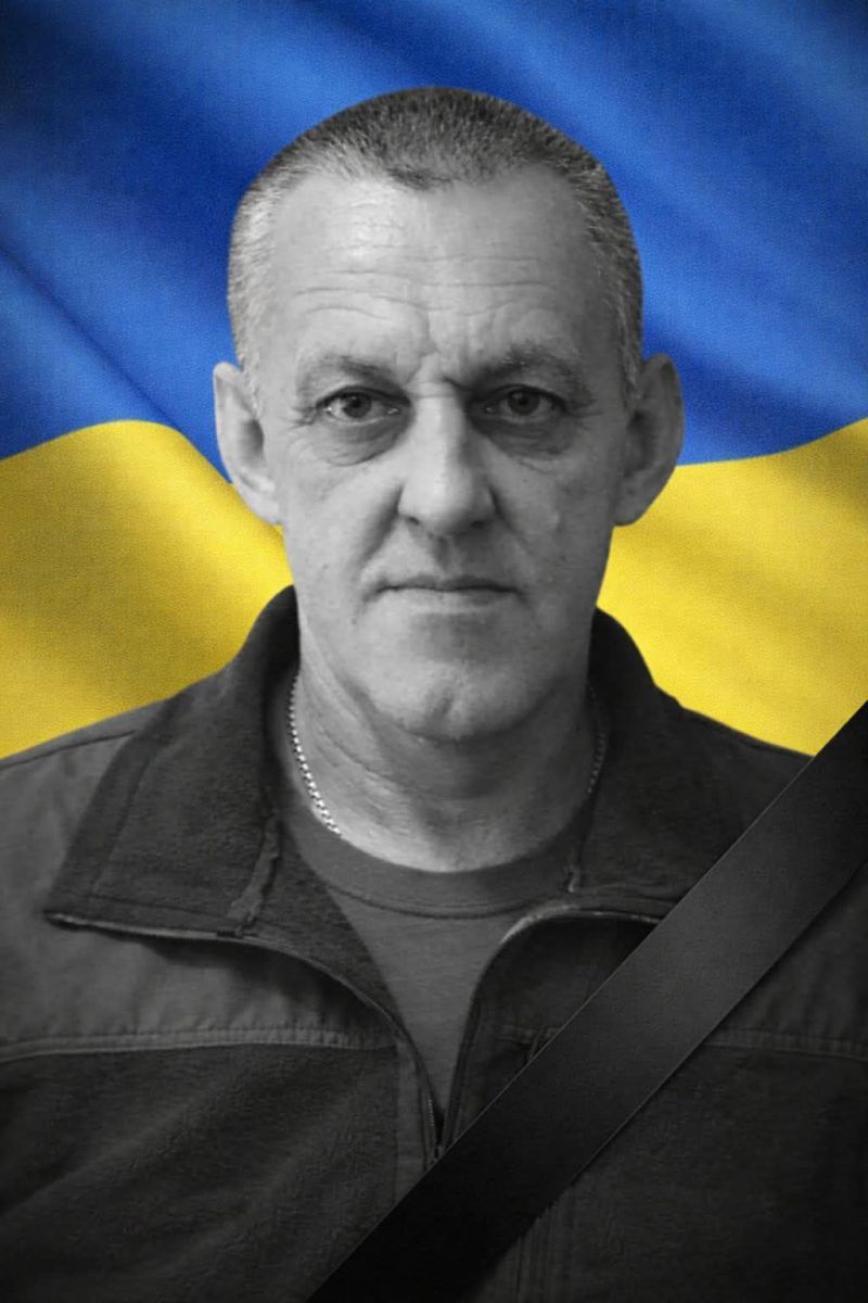 На щиті до рідного дому повертається воїн з Тернопільщини Михайло Кулик