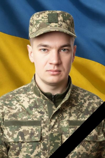 Вважався зниклим безвісти: на Тернопільщині поховали Героя Володимира Олійника