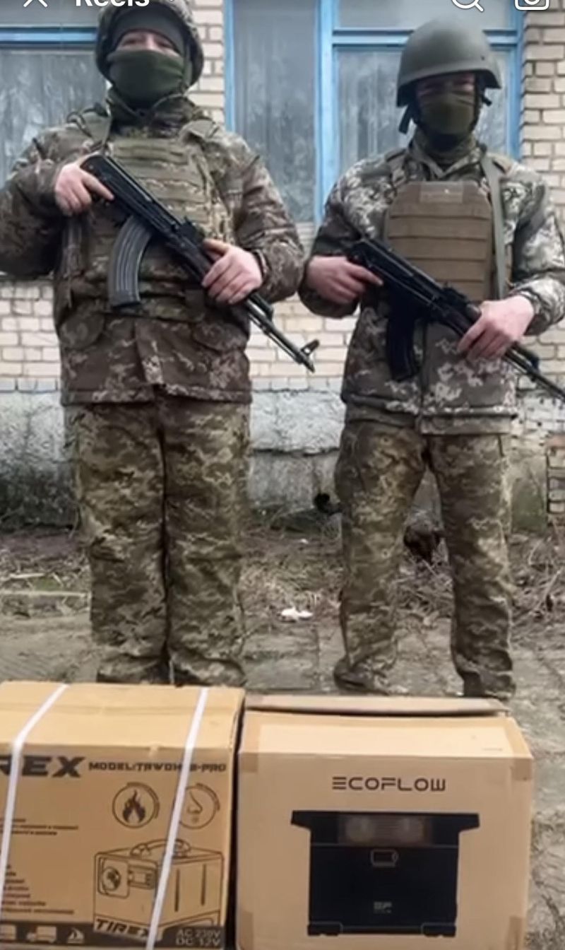 Волонтерський штаб «Українська команда» передав військовим потужне енергообладнання