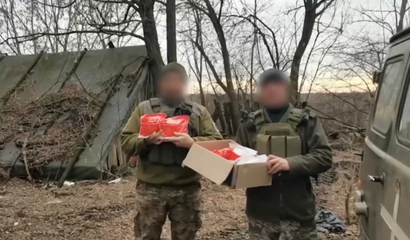 «Українська команда» Тернопільщини передала на фронт ще 740 теплих наборів