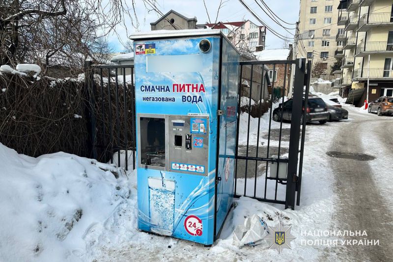 Два водомати за одну ніч: у Тернополі співробітники поліції викрили серійного злодія
