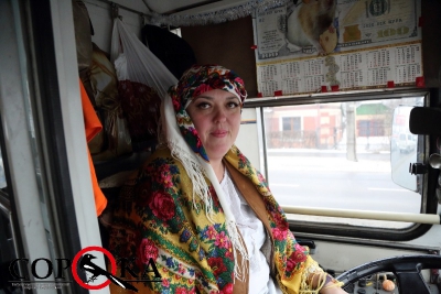 У одному з місцевих тролейбусів маленькі тернополянки отримають святкові гостинці