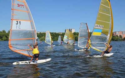 На Тернопільському ставі провели чемпіонат міста з віндсерфінгу