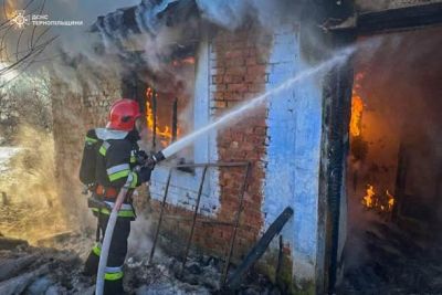 Пожежа на Тернопільщині: вогонь вщент знищив житловий будинок