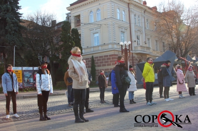 У Тернополі пройшов флешмоб проти насильства над жінками (фоторепортаж)
