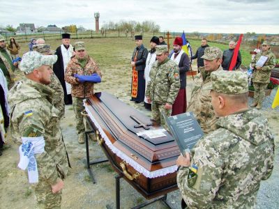 На Тернопільщині назавжди попрощалися з полеглим Героєм В’ячеславом Меланченком