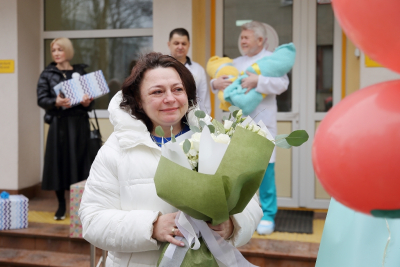 Вдову Героя з Тернопільщини, яка народила двійню, вже виписали з пологового (фоторепортаж)