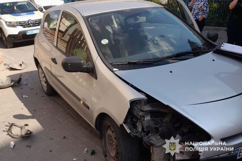 На Тернопільщині п'яний чоловік поцупив чуже авто та розбив його