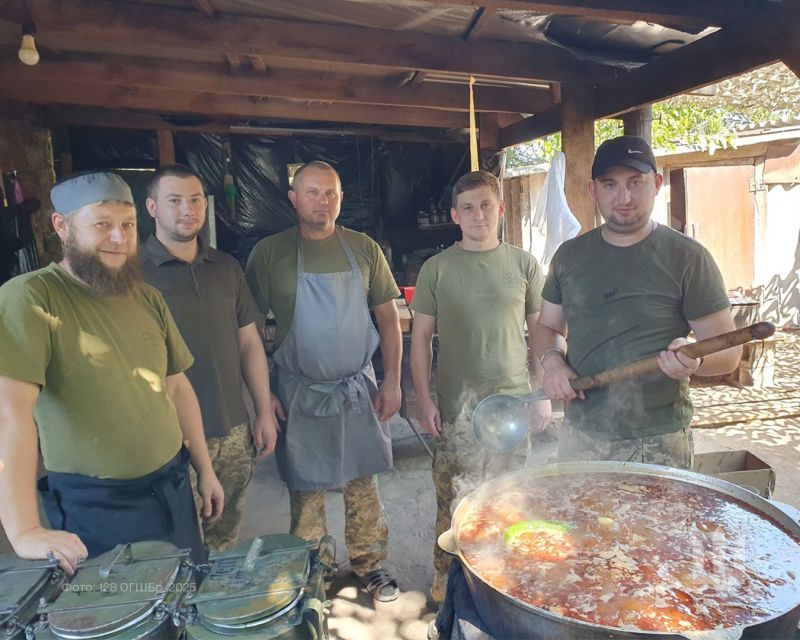 Історії з фронту: як воїни на передовій готують бограч