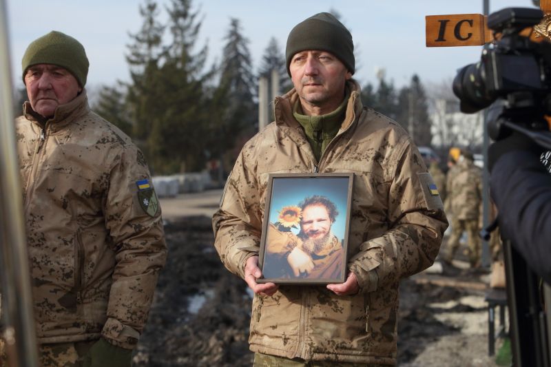 У Тернополі поховали митця Юрія Костишина, який загинув в боях за Україну (фоторепортаж)