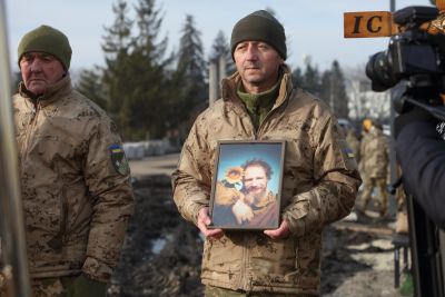 У Тернополі поховали митця Юрія Костишина, який загинув в боях за Україну (фоторепортаж)