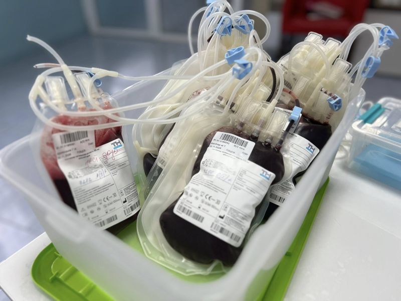 Потрібні донори з негативним резус-фактором: у центрі крові розповіли, яких груп не вистачає