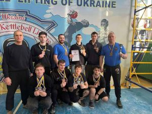 Молоді гирьовики з Тернопільщини здобули низку медалей на чемпіонаті України