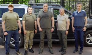 &quot;Українська команда&quot; передала 153 ОМБр позашляховик, - Палатний