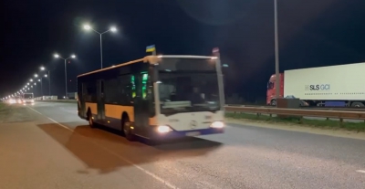 Кличко: Рига передала Києву 11 пасажирських автобусів та 80 тон гуманітарної допомоги