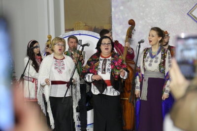 Майстерня Різдва, колядки та майстер-класи: у Тернополі сьогодні відкрили мистецьку резиденцію (фоторепортаж)