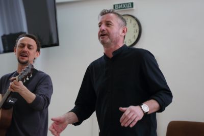 Відомий письменник Сергій Жадан у Тернополі зустрівся з пораненими військовими (фоторепортаж)