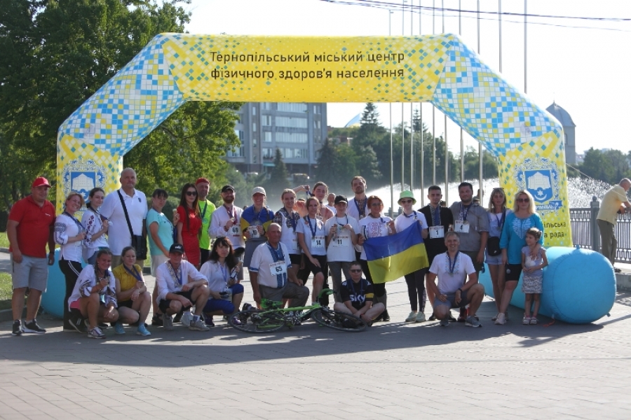 У Тернополі вперше провели забіг у вишиванках (фоторепортаж)