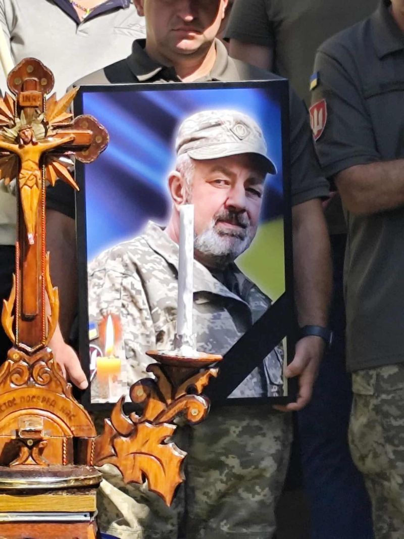 Вважався зниклим безвісти: на Тернопільщині провели в останню земну дорогу Героя Ігоря Пальчака
