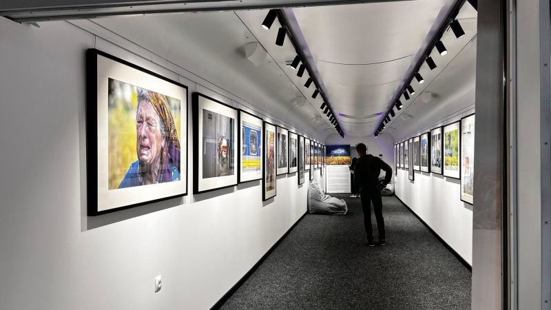 «Відвага нації»: до Тернополя приїхав унікальний мистецький потяг (фото)