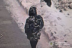 У Тернополі обікрали автівку військового