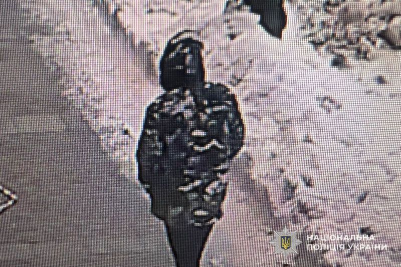 У Тернополі обікрали автівку військового