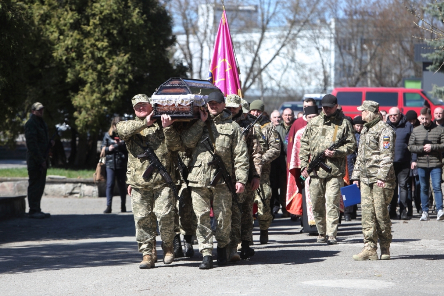 У Тернополі попрощалися з Володимиром Бродою, який загинув в боях за Україну (фоторепортаж)