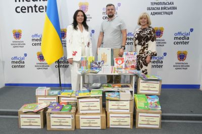 Понад 500 українських книг з Тернопільщини передали дітям у Молдові