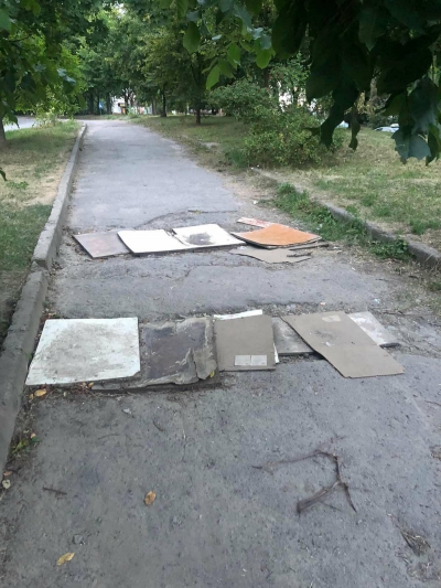 У Тернополі ямковий ремонт роблять за допомогою &quot;новітніх технологій&quot; (фотофакт)