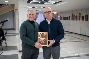У Тернополі презентували виставку ікон митця з Чорткова
