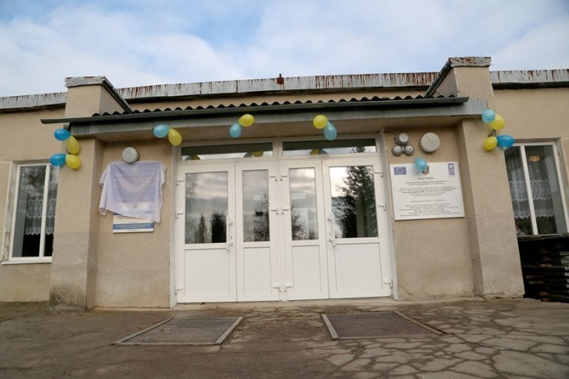За сприяння Миколи Люшняка у школі двох Героїв Небесної Сотні на Бучаччині замінили майже півсотні вікон та десяток дверей