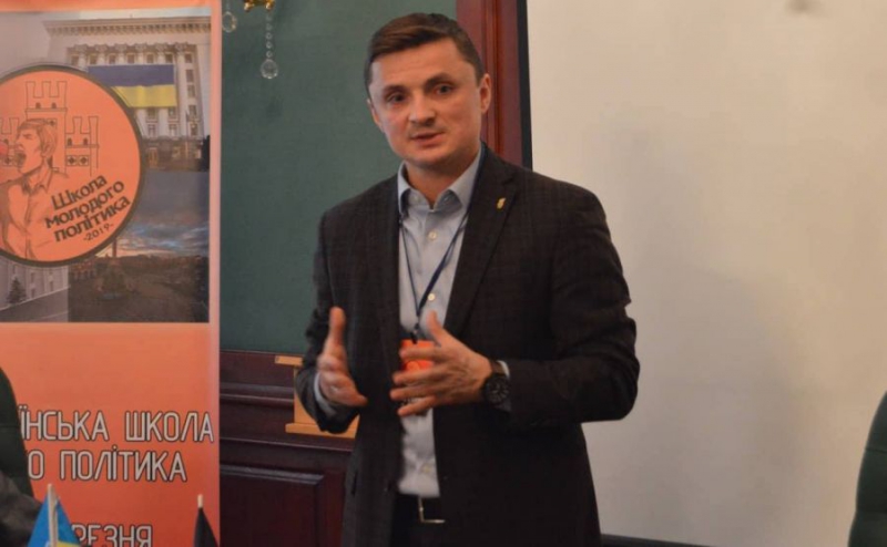 Михайло Головко пpопонує спpостити пpоцедуpу отpимання гpошової допомоги для багатодітних сімей (документ)