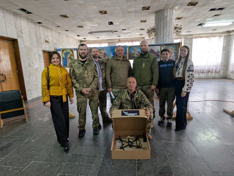Ветеран війни з Тернопільщини передав дрон для побратимів