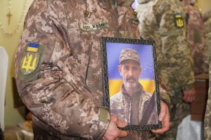 На Тернопільщині поховали Володимира Гніздіва, який загинув на війні