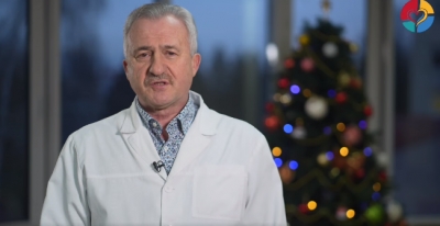 «Дякую, що працювали під звуки сирен та в надважких умовах», – Василь Бліхар привітав медпрацівників з Різдвом (відео)