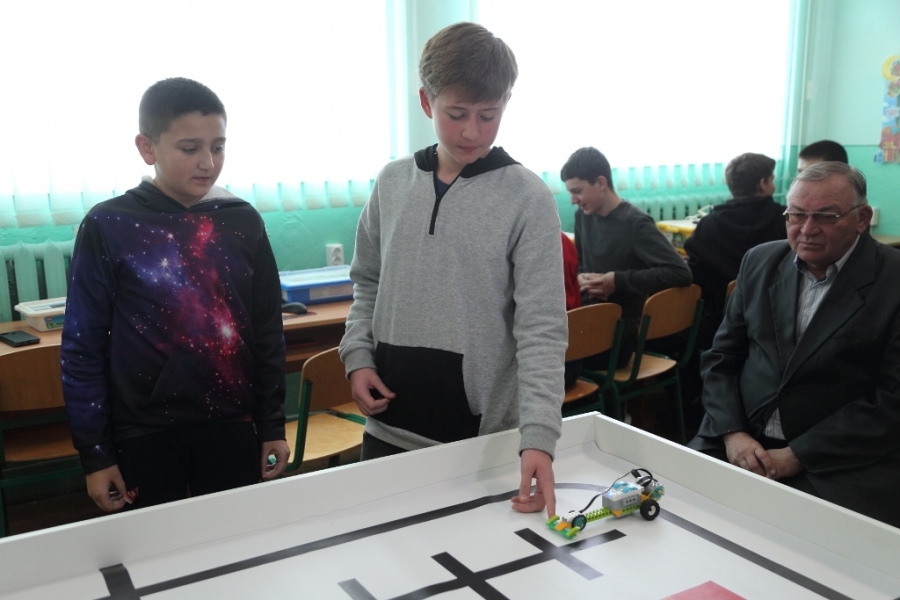 У Великобірківській громаді переселенці з Херсону відкрили для дітей STEM-клас за майже 18 тисяч доларів (фоторепортаж)