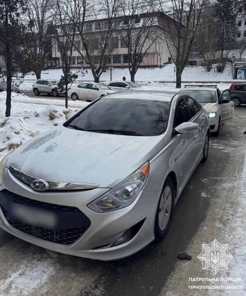Тенополянку, позбавлену права керування на 10 років, знову зупинили за кермом з ознаками сп’яніння