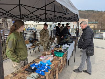 На благодійному ярмарку на Тернопільщині зібрали понад 185 тисяч гривень для ЗСУ