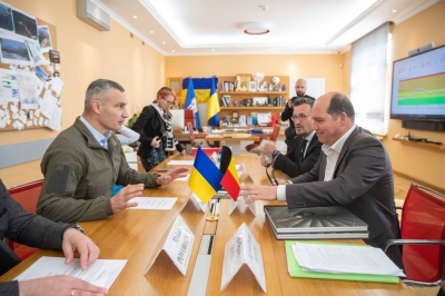 Віталій Кличко: Брюссель передав Києву карети швидкої та гуманітарну допомогу