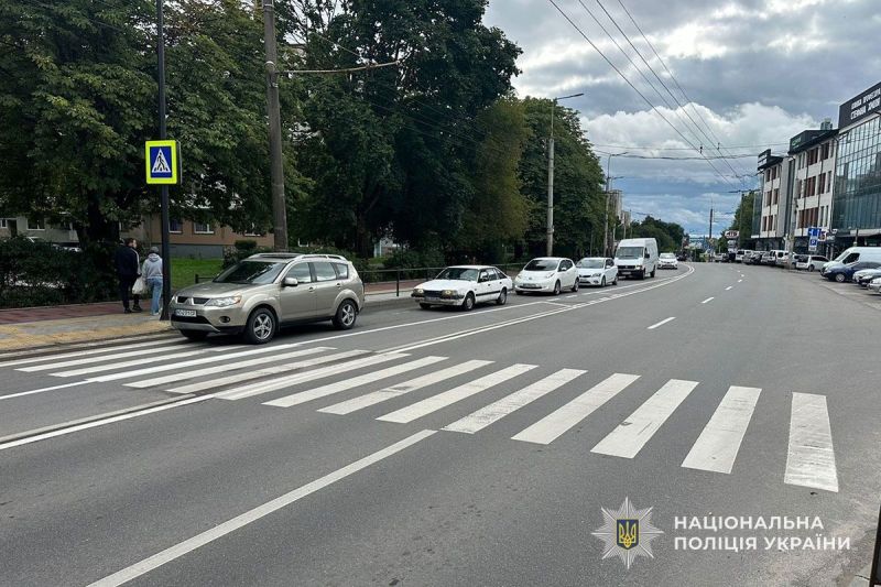 У Тернополі під колеса автомобіля потрапили дві дівчинки