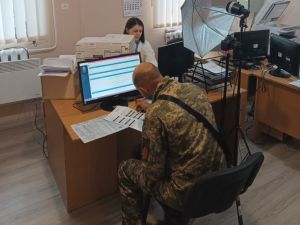 На Тернопільщині Герої, які повернулися з полону скористалися правом на безоплатне оформлення закордонних паспортів