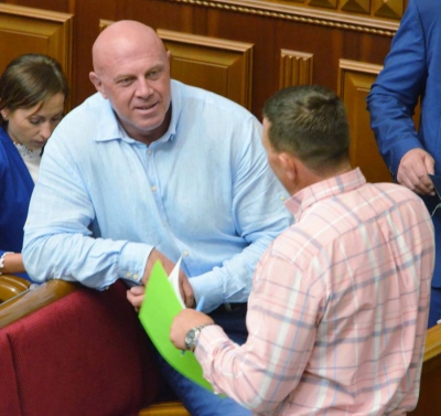 «Про дефолт говорять, бо всі гроші олігархи вивезли в доларах за кордон», – Ігор Побер