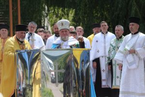 Тернополяни вшанували День Української Державності молитвою та освяченням води (фоторепортаж)