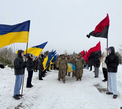 У громаді на Тернопільщині поховали воїна Михайла Лисюка